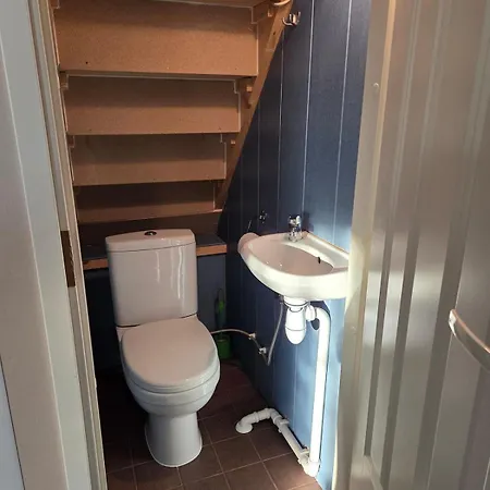 Ferienhaus Linnamaja Kuni 10-le Inimesele *